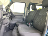 運転席からの視界は良好で、周囲の状況を把握しやすいです。操作性にも優れ、運転をサポートします。快適なカーライフを始めましょう。