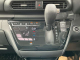 タッチパネル式オートエアコン ☆CVT無段変速機 変則ショックが少なく低燃費