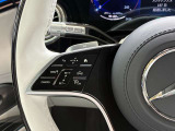 Burmester4Dサラウンドサウンドシステム MBUXハイパースクリーン  ブラックピアノラッカーフローイングラインセンタートリム リアエンターテイメント用ヘッドフォン2個 22オンチマイバッハホイール