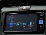 CD・DVD(再生機能)・ブルートゥース等を使用することができます。