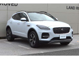 エクステリア・デザインは、ジャガーのスポーツカー「F-TYPE」からインスピレーションを得ています。ジャガー独自のフロント・グリルのデザイン、筋肉質なプロポーション、ショートオーバーハングです。