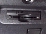 ETC付。高速道路の料金所はキャッシュレスで通過です。サービスエリア等にあるスマートインターの出入りも利用可能でとっても便利。ご納車後すぐにお使い頂けるようセットアップしてのお渡しとなります。