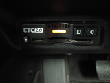 ETC付。高速道路の料金所はキャッシュレスで通過です。サービスエリア等にあるスマートインターの出入りも利用可能でとっても便利。ご納車後すぐにお使い頂けるようセットアップしてのお渡しとなります。