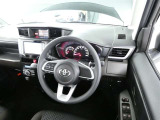見通しのよいすっきりとした視界で、誰でも運転しやすいです。運転のしやすさは疲れにくさにも繋がりますよ♪