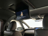 フリップダウン後席モニターはお子様に大人気です♪長距離ドライブや渋滞でも退屈しませんね!