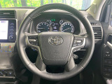 【純正革巻きステアリング】上質な革を使用することで、手にしっかり馴染みとても運転しやすいハンドルです♪