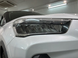 LEDヘッドライトは、点灯の瞬間から最大光量を発揮し、突然暗くなるトンネルなどでの安定感を高めます。