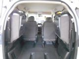 2列目・3列目を収納すればこんなに広々スペースの出来上がり。大きな荷物も積み込み可能です。