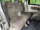 後部座席も気になるようなキズ・汚れやへたり等、大きなダメージはなく、良好な状態です。