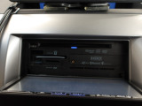 CD/DVD差込口は保証書の裏にございます。