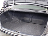 トランクが狭いと思っておりませんか?実際は大容量トランクです!旅行等の長距離ドライブも快適です!また、屋根付きスペースを完備しておりますので、夜間でも、雨でも雪の日だってゆっくりご覧頂けます。