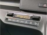 ■温度設定をしておけばいつでも快適な車内温度を維持できるオートエアコン!