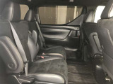 ゆとりある広々とした車内空間は、ドライブを始め買い物やレジャーなど、幅広く活躍します。一人でもみんなとでもお出かけを楽しみましょう!