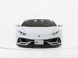 ボディカラーはBianco Icarusでございます。
