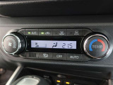 オートエアコン付きで快適です♪