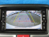 バックビューモニター シフトレバーを「R」位置にすると、自動的に後方の画像を表示します。車庫入れなどでバックする際に後方確認ができて便利です。