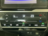 オートエアコン付きです!お好みの温度をセットするだけでエアコンの風量などを自動でコントロール。快適な車内でお過ごしいただけます。