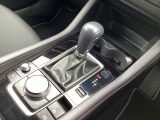 アクセルペダルを踏み込む量や速さに応じて変速パターンをし、人馬一体の運転感覚を発揮してくれる6速オートマ!