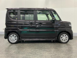 後席両側スライドドア☆開け閉めの際に隣の車や壁にぶつける心配もありません。
