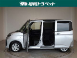 両側スライドドアを採用しています、助手席側は電動式で運転席から開閉できます。(運転席側は手動式です。)