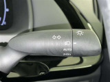 【オートライト】車外の明るさに応じて自動的にライトの点灯・消灯をしてくれます