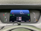 メーターパネルは視認性に優れ、運転に必要な情報を分かりやすく表示します。運転に集中しやすい環境です。
