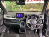 ご覧のように、視界が広く運転しやすいように設計されています。また、プラズマクラスター技術搭載フルオートエアコンで快適です。