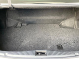 普段のお買い物や通勤、送迎等に十分な荷室スペースを確保しております。