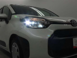 高輝度で点灯速度が速く、しかも消費電力の少ないLEDヘッドライトが装備されています!LEDの明るい光が走行中の視界の確保をサポートして、夜のドライブがより楽しく安全に運転できます♪