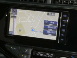 【7インチ純正ナビ】純正ナビを装備。タッチパネル式で使いやすく、詳細地図により目的地をピンポイントで設定できます。初めての道でも迷いにくく、ロングドライブも快適ですよ♪
