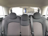 前席からのリアビューです。中古車でも気持ち良くお乗り頂けるように、仕上げ専門スタッフが内装をクリーニングして納車いたします!