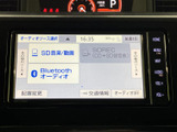 SDカードやBluetooth接続で、お気に入りの音楽や動画を楽しめます。多彩な入力に対応し、快適なカーライフをサポートします。大切な思い出も持ち運べます。
