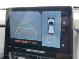 バックモニター付なので後退時に後方が見えるので安心。 車は構造上、死角がたくさんなので万が一を考えると必須ですね。 あくまで補助の為の装備、バックは目視で確認する事が重要ですよ。