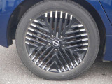 17インチアルミホイール!!格好良くてホイールがあなたの愛車をいっそう輝かせます☆