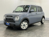 車内は内装デザインやインテリアがお部屋のような落ち着きのある空間