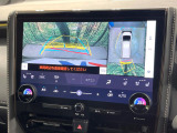 【パノラミックビューモニター】専用のカメラにより、上から見下ろしたような視点で360度クルマの周囲を確認することができます☆死角部分も確認しやすく、狭い場所での切り返しや駐車もスムーズに行えます。