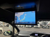 [後席モニター]★お子様も喜ぶ後席モニター装備♪家族や友人とお出かけ時にも大画面モニターで退屈しがちな長距離ドライブも楽しい時間に変わりますね♪