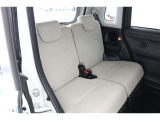 ■車内クリーニング■専門スタッフが見えないところまで徹底洗浄!車内のニオイもリフレッシュ!目に見えないところまで美しくがモットーです。だから、当店の中古車は内装にも自信があります!