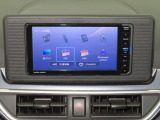 7型ナビゲーション付きです。バックカメラも付いて車庫入れ・駐車も安心です。Bluetooth対応機器を登録して快適な室内空間を実現できます。