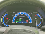 視認性の高いメーターパネル。運転に必要な情報を的確に表示します。運転状況を把握しやすく、安全運転をサポートします。