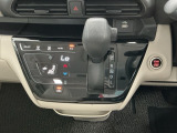 オートマチックシフトレバーは、手になじみ操作しやすい形状で安全運転にもつながります♪