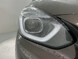 LEDヘッドライトは、点灯の瞬間から最大光量を発揮し、突然暗くなるトンネルなどでの安定感を高めます。