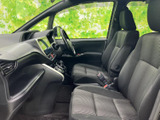 運転席周りはシンプルで使いやすく、集中して運転できます。快適なドライブをサポートします。