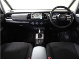 ◆インテリアパネル◆視界広々で非常に運転しやすくロングドライブでも疲れを感じさせないすっきりとまとまったインパネ周りです。