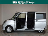 両側スライドドアを採用しています、助手席側は電動式で運転席から開閉できます。(運転席側は手動式です。)