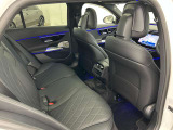 メルセデス・ベンツの定める厳しい基準をクリアしたお車のみをご案内させて頂きます。納車前整備はメーカー規定に基づき当店3Fの指定工場で入念に行なわれます。熟練のメカニックがお客様のお車を整備致します。