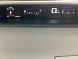 メータは先進的なデジタルメーターを採用!ゆっくりと数字が動くのでとても見やすく表示されます!続可能距離等の情報やHonda SENSINGの注意・警告も表示します!