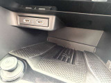 車内での充電やスマホ接続もスムーズです。最新のUSB Type-Cポートを完備しており、高速充電や安定したスマホ連携が可能です。