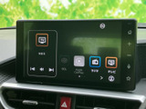 見やすい大型ディスプレイで、快適なドライブをサポート。様々な機能を搭載し、充実したカーライフを演出します。Bluetooth接続も可能です。