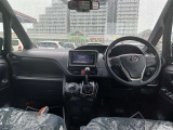 見通しのよいすっきりとした視界で、誰でも運転しやすいです。運転のしやすさは疲れにくさにも繋がりますよ♪